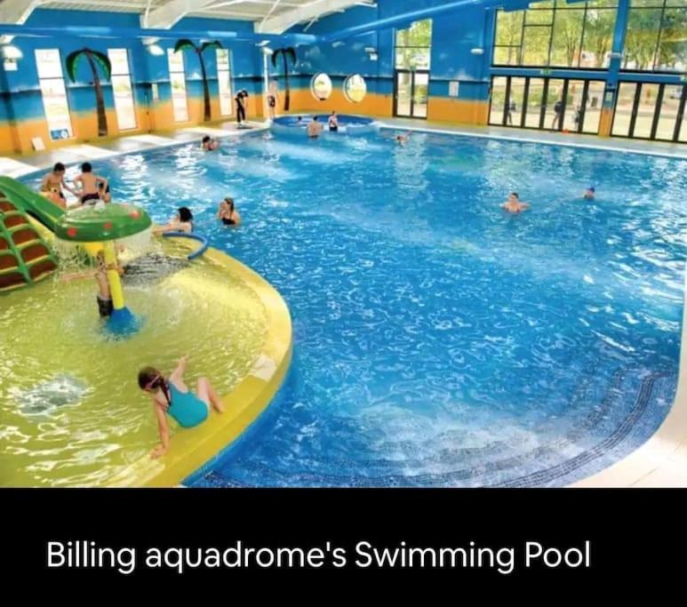 Apartamento Billing Aquadrome Northampton, Royale Poplar Km12 Exterior foto
